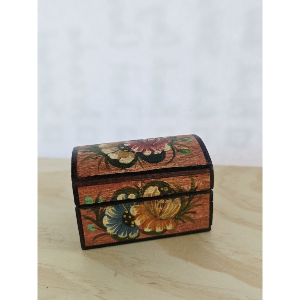 Vintage Hand Painted Wooden Floral Folk Art Small Box Jewelry Chest 3.5" × 2.5"